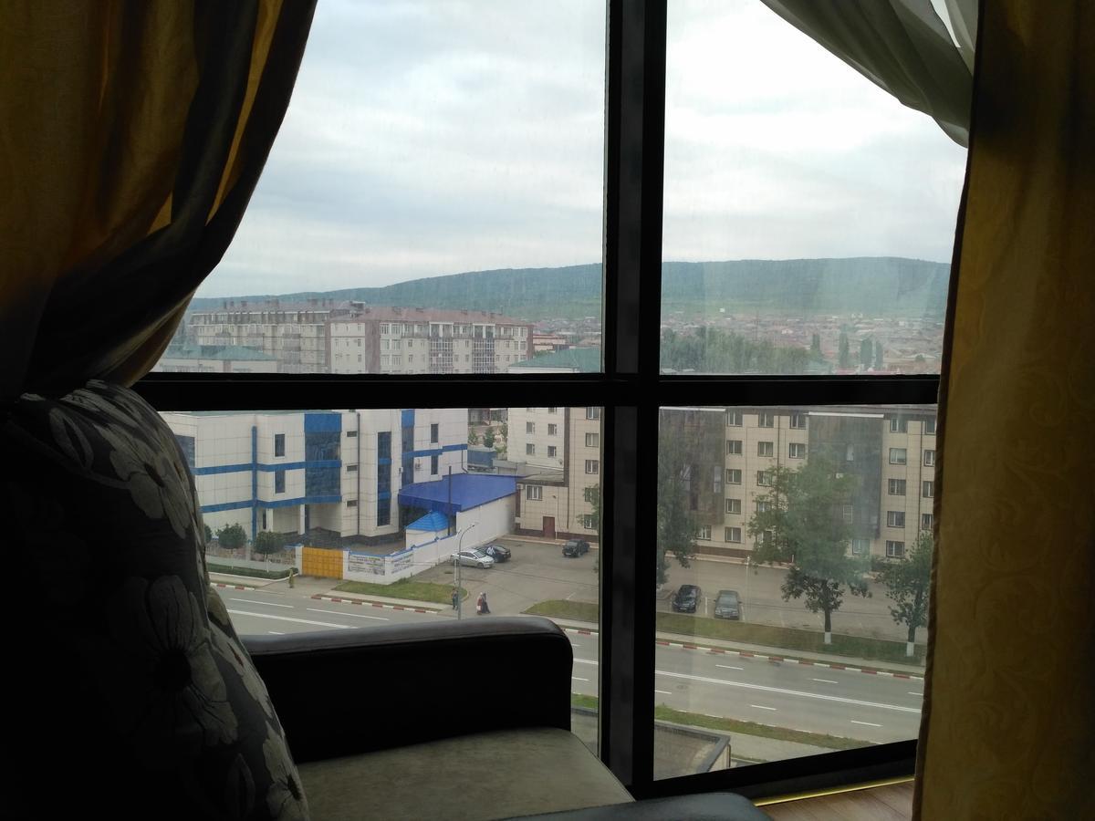 Hotel Kavkaz Gudermes Buitenkant foto
